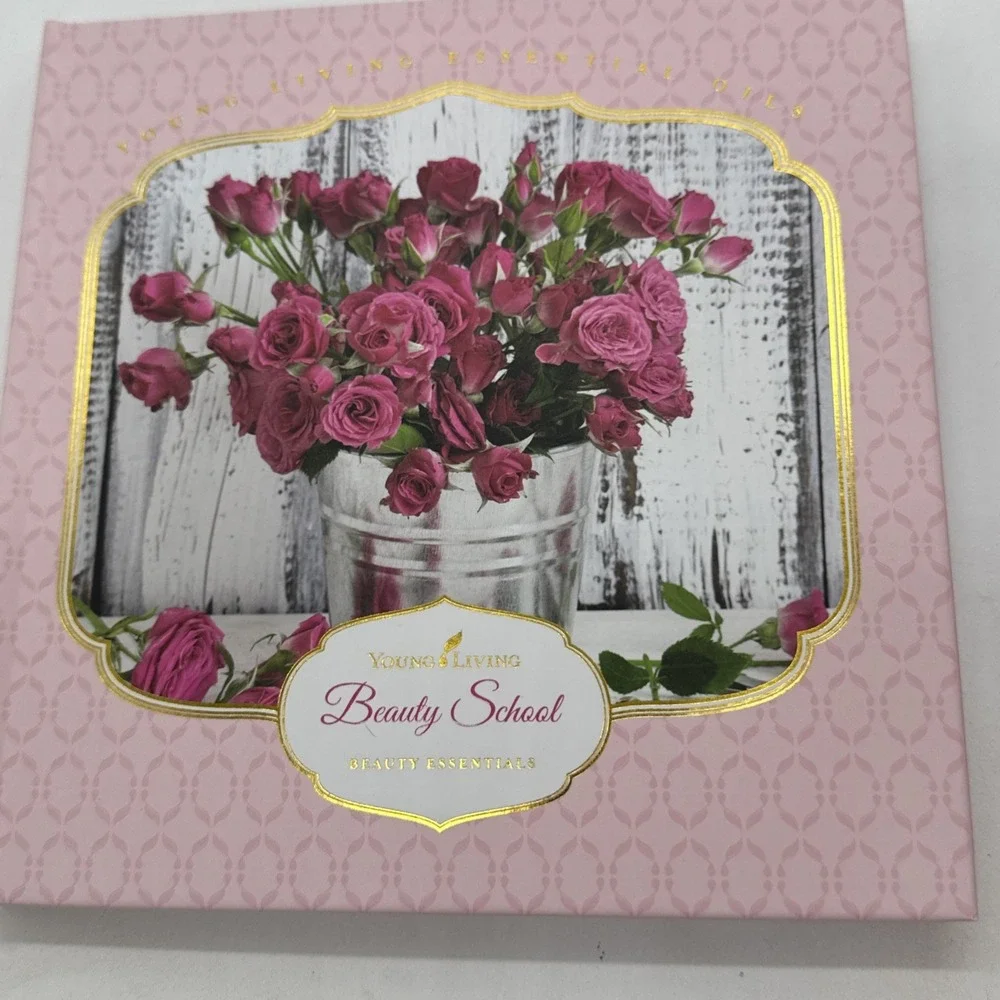 YOUNG LIVING ESSENTIAL OILS Beauty School BEAUTY ESSENTIALS 2018 Book w/ Sleeve